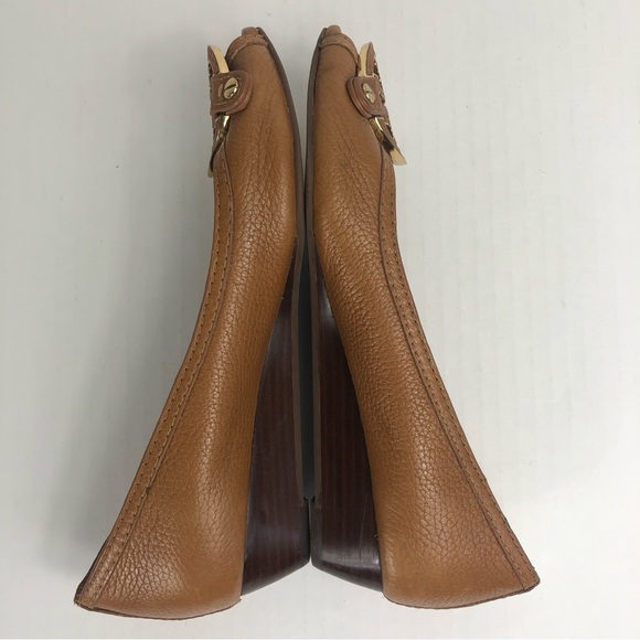 Tory Burch Amanda Tan Peep Toe Gold Logo Low Wedge Heels Size 6M - Picture 8 of 9